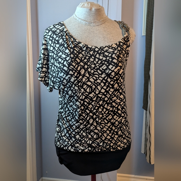 Lot of 3 szL Black sleeveless shirts VGUC - Picture 2 of 10